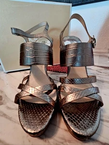 Michael Kors Nadia Plafform Sandals Women's Size 9.5M Metallic Gold Heels - Picture 1 of 7