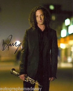 FOTO 8X10 FIRMADA POR KENNY G CON CERTIFICADO DE AUTENTICIDAD - Imagen 1 de 1