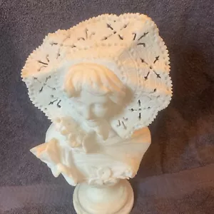 Escultura de mármol tallada ornamentada busto niña gorro vintage - Imagen 1 de 8