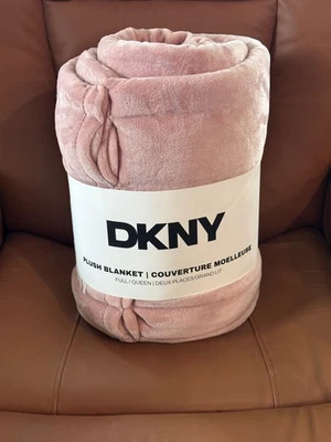 DKNY Acogedora Manta de Felpa - Queen/Tamaño Completo - Rosa - Ultra Suave - Totalmente Nueva Foto 1 de 2