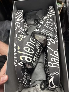 Balenciaga Black and White Slides (Yellow Defect On Parts Of The White Logo) - Picture 1 of 5