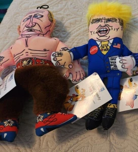 JUGUETE PARA PERRO PARODIA POLÍTICA TRUMP Y PUTIN CON FUZZU SQUEEKER - Imagen 1 de 5