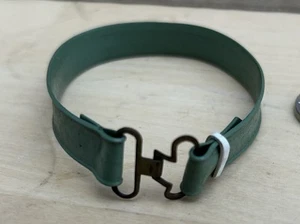 TOMMY GUNN VINTAGE PEDIGREE PLASTIC GREEN BELT - 1960s - Imagen 1 de 4