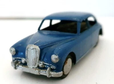 Corgi Toys 205M Riley Pathfinder Car (Made 1956-59) Original Mechanical Shallow - Image 1 of 4