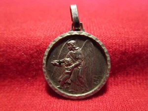 Guardian Angel Medal France Silvertone Child Size 5/8" dia - Picture 1 of 2