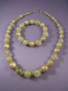 Women's Vintage Green Assorted Bead Necklace Claw Close & Elastic Bracelet 2 pc. - Picture 1 of 7