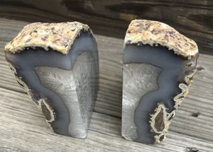 Natürliche Achat Geode Buchstützen mit poliertem Quarzkristall innen - schwer - Bild 1 von 5