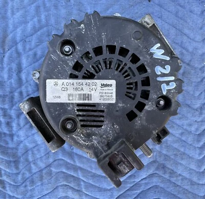 Alternador-4Matic Valeo 439717 para Mercedes Benz C300 W212 Foto 1 de 4