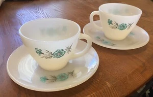 Vtg 1950’s Set Lot 4 Pc FIRE KING Coffee CUPS & Saucers BONNIE BLUE Flowers - Picture 1 of 7