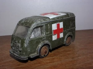 Dinky Toys Fourgon Ambulance Militaire Renault voiture miniature auto Model Car - Foto 1 di 6