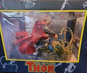 Marvel Comics Gallery The Mighty Thor Classic statue Diorama Diamond Select Toy - Picture 1 of 3