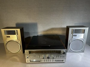 YORX M2662 Record Player, Cassette, 8 Track, FM/AM (Tested please read) - Picture 1 of 16