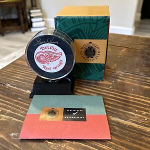 Gordie Howe Official Game Puck Signed Upper Deck Authentication Red Wings Auto