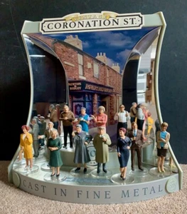 CORGI ICON: CORONATION STREET - Handbemalte feine Metallfiguren & Aufsteller - Bild 1 von 5