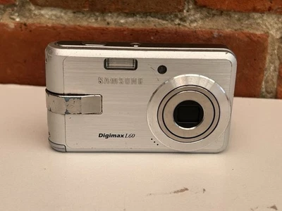Samsung Digimax L600 6.0MP Silver Compact Digital Camera, Battery No Charger - Image 1 of 4