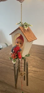 Vintage Natale Pixie Elfo In Casa Carillon a Vento Decorazione Agrifoglio - Foto 1 di 9