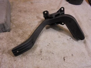 Ford Focus Mk1 RS Plastic Throttle Pedal 98AB-9P732-BE - Picture 1 of 4