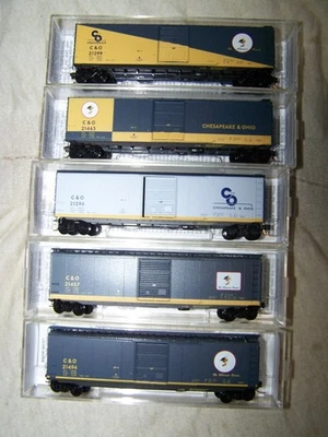 MTL N-Scale 50' Boxcars Chesapeake & Ohio Cameo Series(RTR) - Image 1 of 4