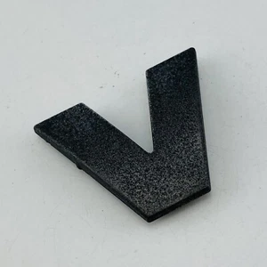 2004 2005 Land Rover Freelander V6 Emblem Logo Letter Badge Rear Plate OEM D70V - Picture 1 of 6