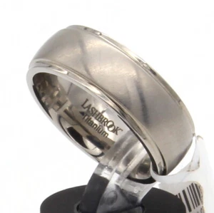 Lashbrook Titan 8mm Ring Band Winkel satiniert - Gr. 9,5 NEU - Bild 1 von 4