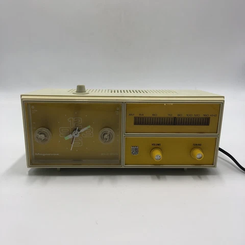 Rare Yellow Magnavox Solid state 1R 1507 Walnut Solid State Alarm Clock Radio Cover