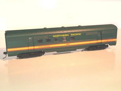 Athearn Northern Pacific US Mail Car. HO Scale. Excellent cond. 2 rail DC.No Box - Image 1 of 4
