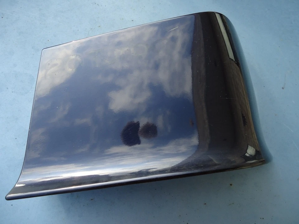 Extensión de tapa de parachoques luz lateral derecha derecha Psgr OEM 95-98 SAAB 900 4332920 Foto 1 de 1