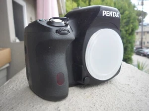 PAQUETE DE DOS LENTES PENTAX K-500 16mp (en caja) - bajo número de obturadores - probado - Imagen 1 de 14