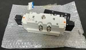 SMC EVS7-10-FG-D-3ZRM0 Solenoid Valve - Picture 1 of 10