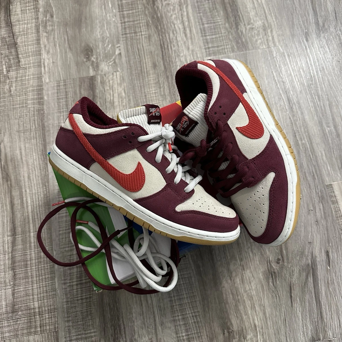 Preços baixos em Nike Skate Like a Girl x Dunk SB Low White | eBay