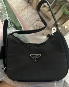 Kleine schwarze Umhängetasche ohne Marke nagelneu - Bild 1 von 1