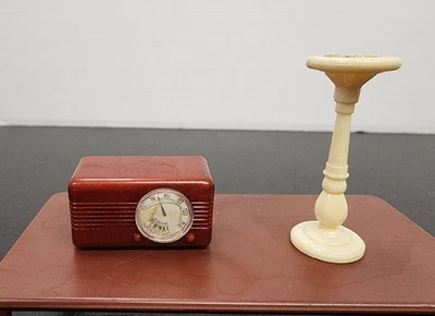 Cenicero y radio de mesa Renwal #13 muebles miniatura vintage para casa de muñecas Foto 1 de 4