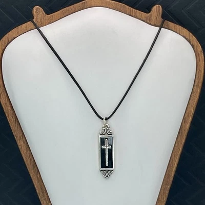 Collar Cruz Celestial Brighton Amor y Respeto Tono Plata Cordón Negro 18" Foto 1 de 4