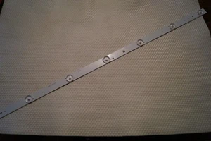 TIRA LED 32/1480 CRH-P32CA3535T030751U-REV1.0 LTK LSC320DXJ PARA TV Blaupunkt - Imagen 1 de 8
