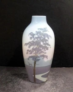 German, J. & C Vase With Landscape, Circa 1923, 7 3/4" - MINT - Picture 1 of 1