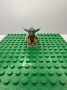Offizielles Lego Star Wars Yoda hellbläulich graue Haare Minifigur Set #8018, #7964 - Bild 1 von 4