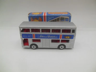 Autobús Matchbox Superfast MB 17 b Daimler Fleetline The Londoner Silver Jubilee Foto 1 de 4