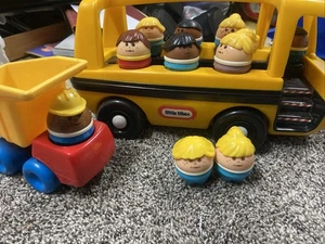 Vintage Little Tikes School Bus And Dump Truck 10 Figures - Picture 1 of 11