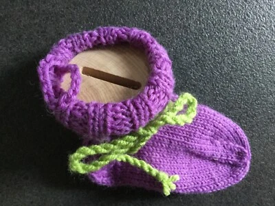 Sparstrumpf mit Geldschlitz handgestrickt (ca.10 cm Fußlänge) Geschenk, Neu - Bild 1 von 4