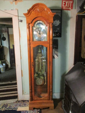 Gorgeous Howard Miller Browman Model 610-796 SN F0001860302 Grandfather Clock! Cover