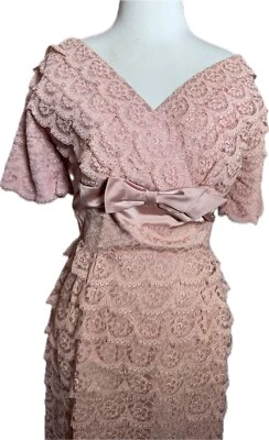 Vintage 50s Pink Scalloped Lace Satin Party Prom Dress Fitted Waist Bow Retro XS - Image 1 of 4