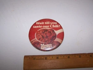 Vintage WENDY'S Fast Food Restaurant Employee Pinback Button CHILI - Imagen 1 de 2