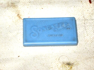 A Vintage Plastic Slipcase of 10 Songster Supreme Gramophone Phonograph Needles - Picture 1 of 3