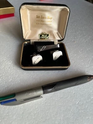 SET GEMELLI E FERMACRAVATTA VINTAGE PIONEER USA MADE NEW IN BOX 60’s - Immagine 1 di 4