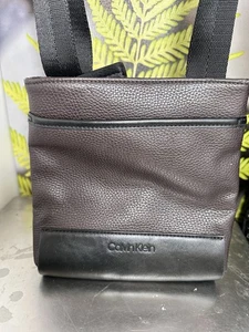 Calvin Klein Men's Brown Pebble Faux Leather Crossbody Satchel Bag w Adjustable - Bild 1 von 8