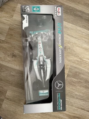  Maisto R/C 1/14 Scale HP Mercedes AMG Petronas F1 W05 Hybrid Car - Lewis Hamilt - Image 1 of 4