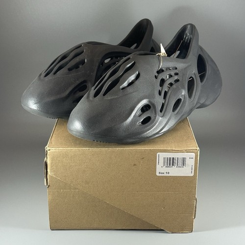 Taglia 10 Adidas Yeezy Foam Runner Onyx HP8739