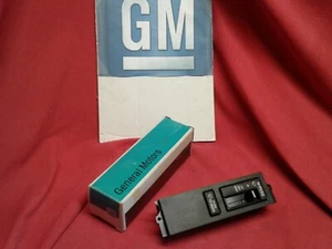 NOS GM OEM WIPER SWITCH CONTROL PANEL 22535288 - Picture 1 of 3