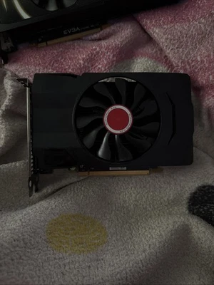  Tarjeta de video gráfica XFX AMD Radeon RX550 2 GB GDDR5 PCI-E DisplayPort DVI HDMI Foto 1 de 4