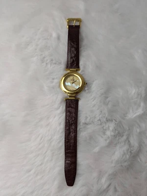 Reloj Pulsera Fendi 320G Hecho en Suiza Resistente al Agua Vintage Correa 14mm Foto 1 de 4